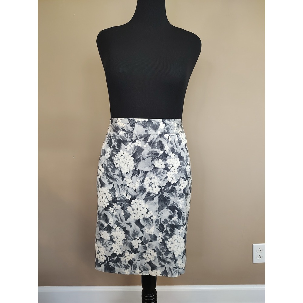 Talbots Grey White Floral Pencil Skirt Size 12 Lined Career Wear‎ Officecore
